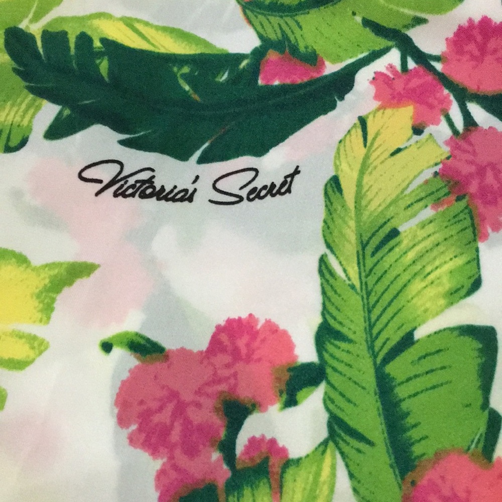 Victoria’s Secret limited Edition Floral Scarf